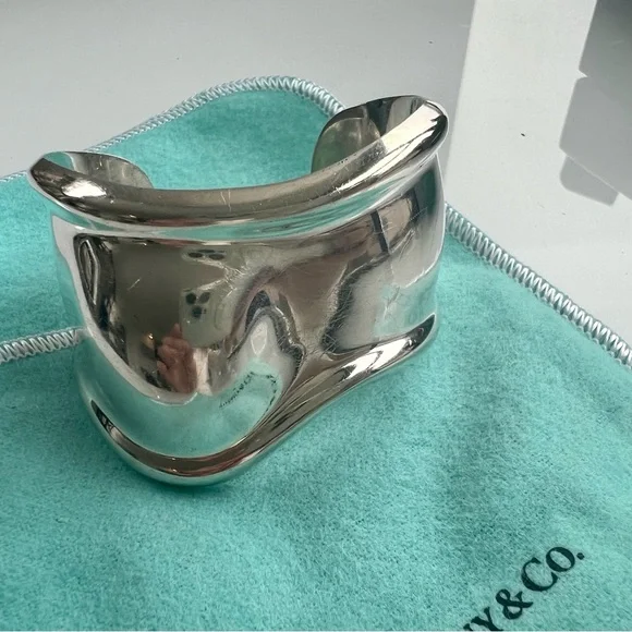 SOLD ON eBAY! Tiffany & Co 1978 Bone Cuff Bracelet Elsa Peretti Vintage Silver - Picture 4 of 11
